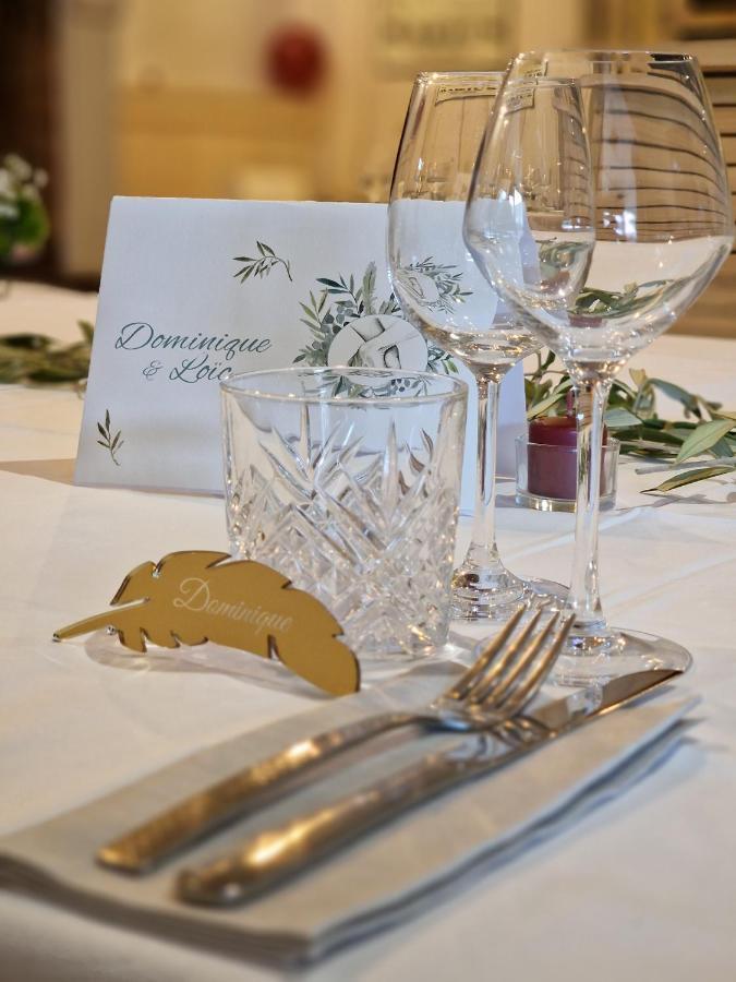 Le Relais De La Caleche Hotel Le Beausset Bagian luar foto