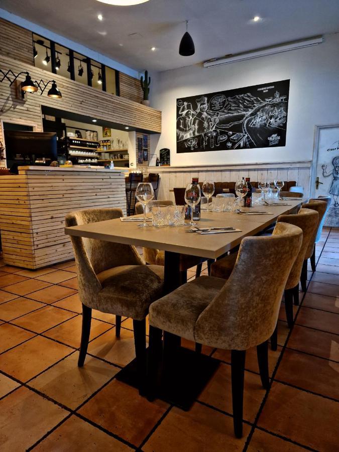 Le Relais De La Caleche Hotel Le Beausset Bagian luar foto