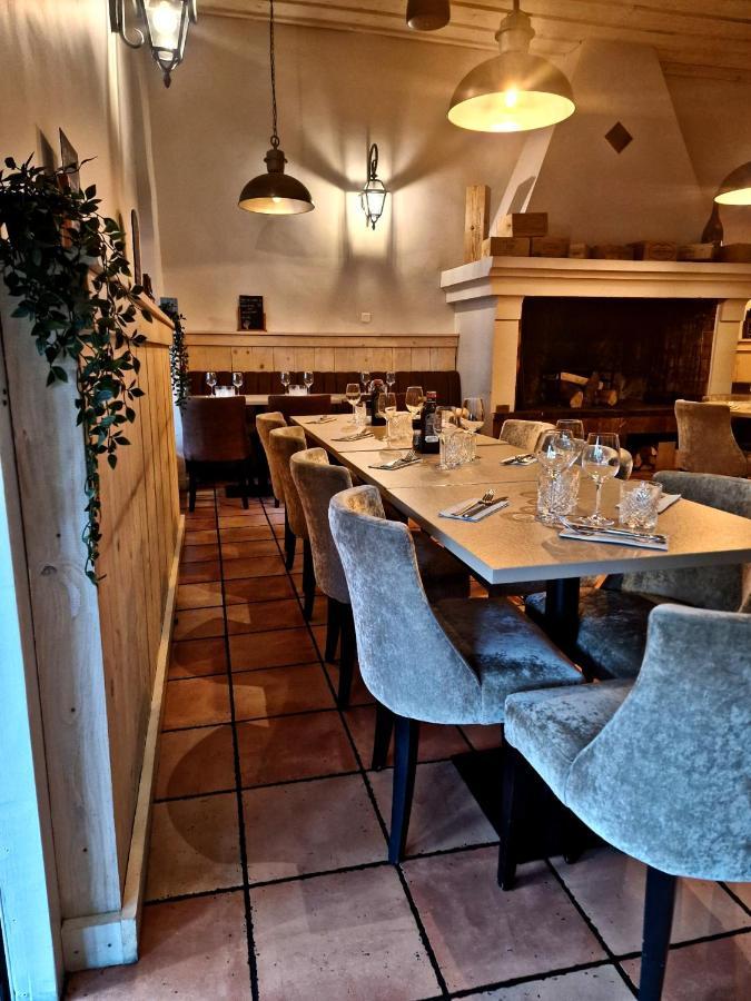 Le Relais De La Caleche Hotel Le Beausset Bagian luar foto